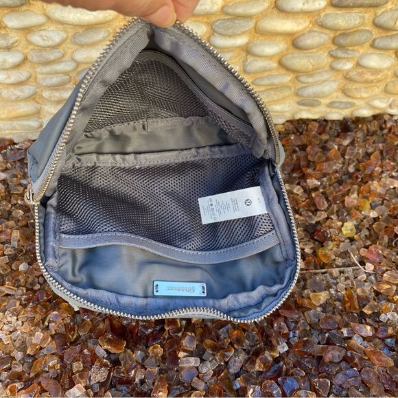 Lululemon Everywhere Belt Bag 1L in Chambray (Light Gray/Silver) W9CEYS EUC - Picture 8 of 12